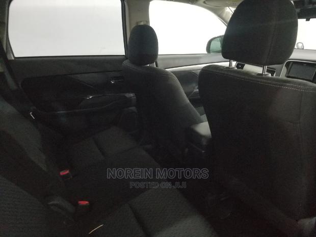 Mitsubishi Outlander 2015 White - thumbnail 8