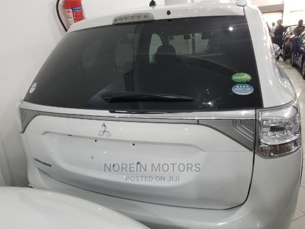 Mitsubishi Outlander 2015 White - thumbnail 7