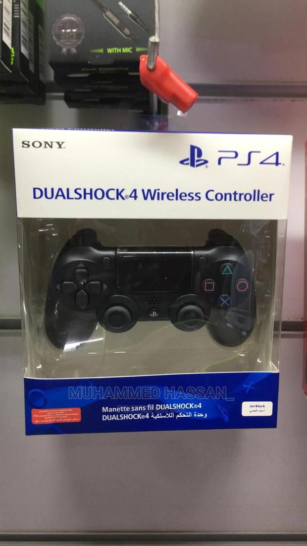 PS4 Pad Controllers - main view