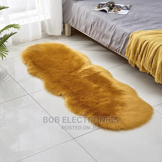 Fur Faux Rugs - thumbnail 4