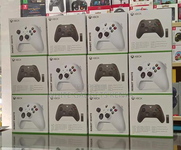 Xbox One and Series S Controller S - thumbnail 2