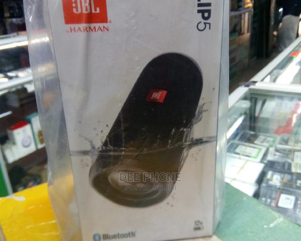 JBL Flip 5 Bluetooth Speaker