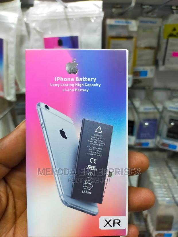 iPhone XR Battery - thumbnail 3
