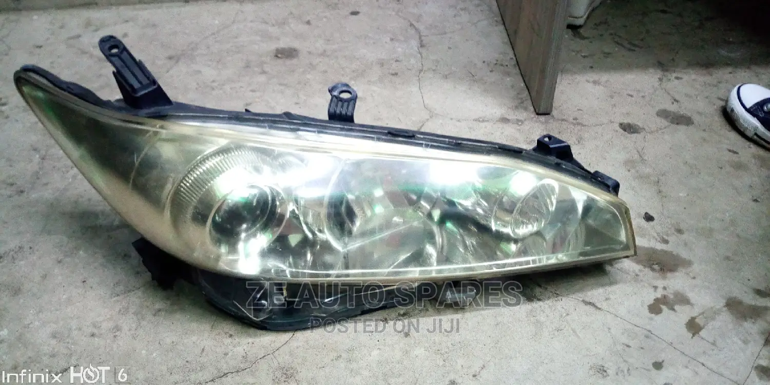 Wish 2010 Headlight