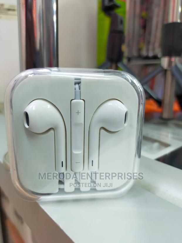 White Original Earphones - thumbnail 4