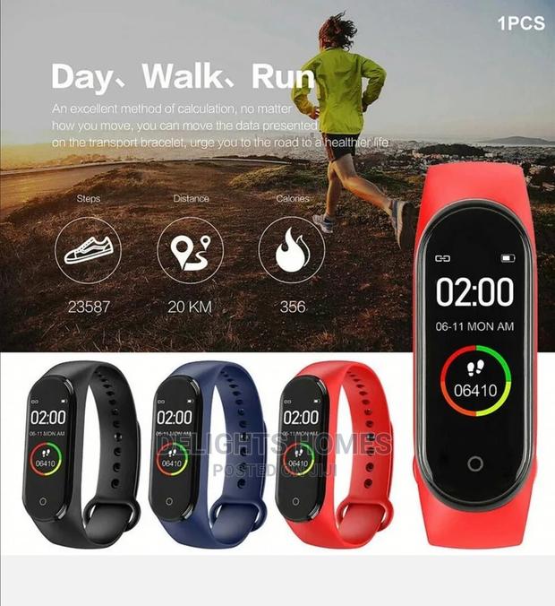 M4 Smart Watch - main view