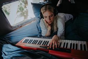 Casiotone Ct S200 Keyboards With Adopter - thumbnail 2