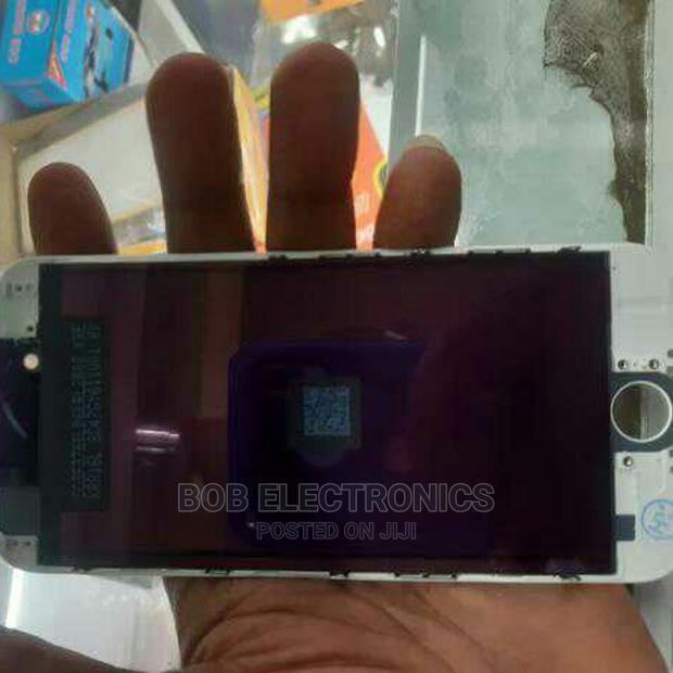 Genuine iPhone 7 Screen Replacement - thumbnail 2