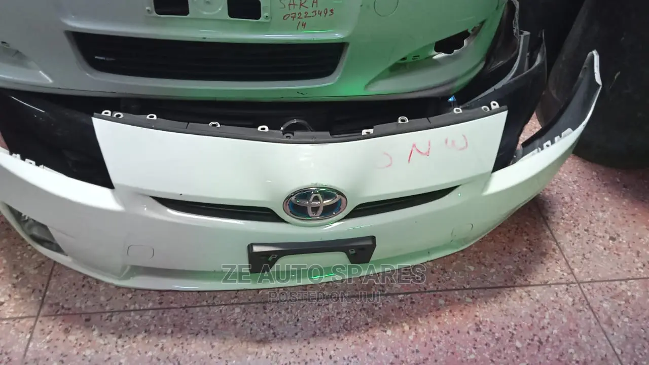 Toyota Prius 2010 Front Bumper