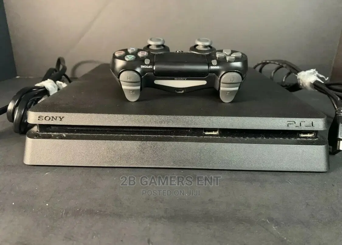 Play Station 4 Slim Used Clean 