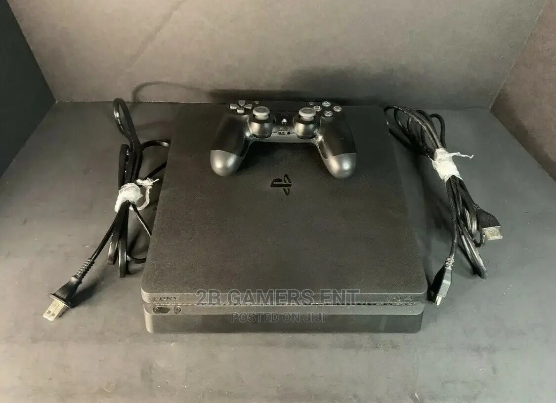 Play Station 4 Slim Used Clean 