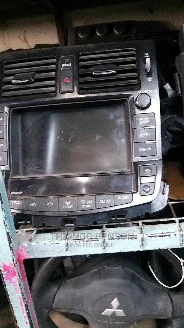 Toyota Crown 2012 Radio - main view