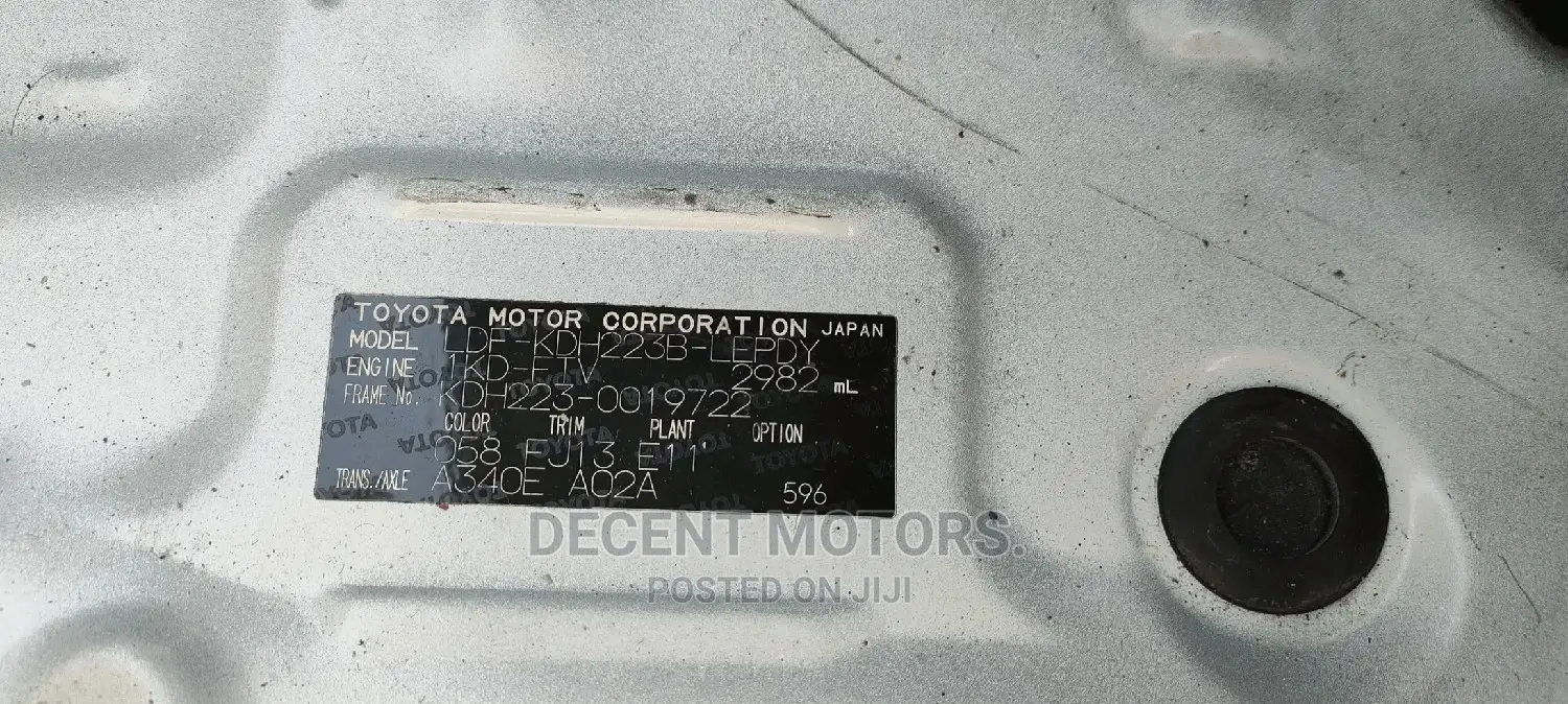 Toyota HiAce 2014 White
