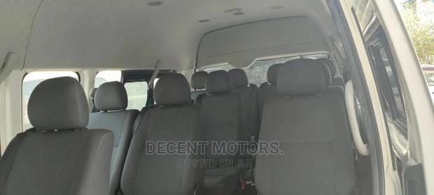 Toyota HiAce 2014 White - thumbnail 5