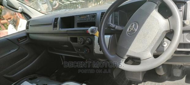 Toyota HiAce 2014 White - thumbnail 6