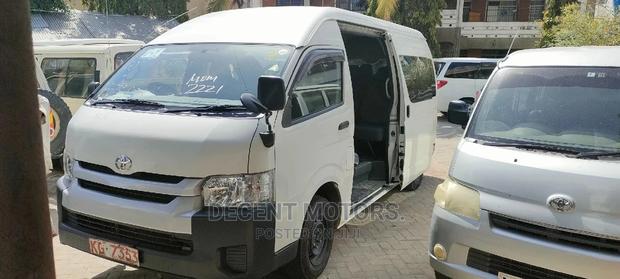 Toyota HiAce 2014 White - thumbnail 2