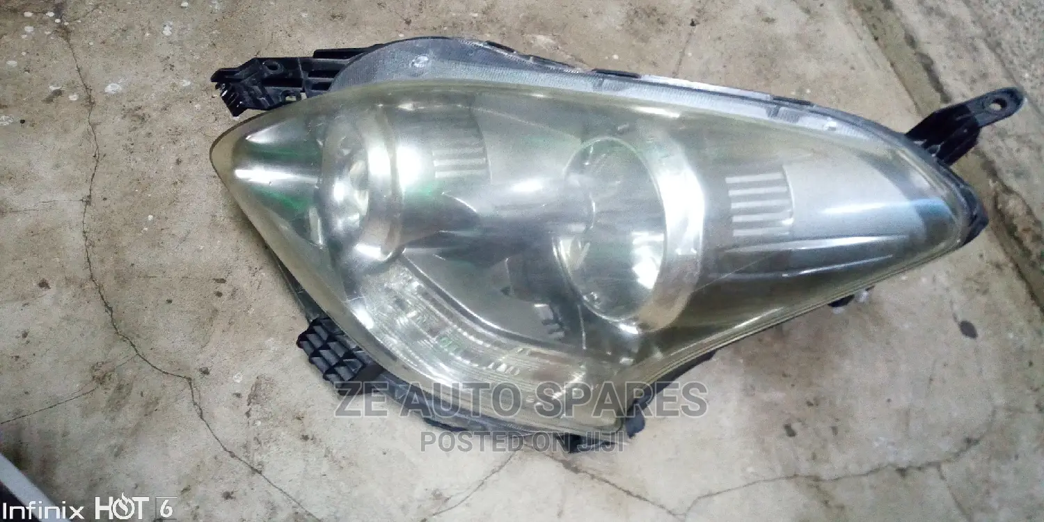 Ractis Headlight 08 Xenon
