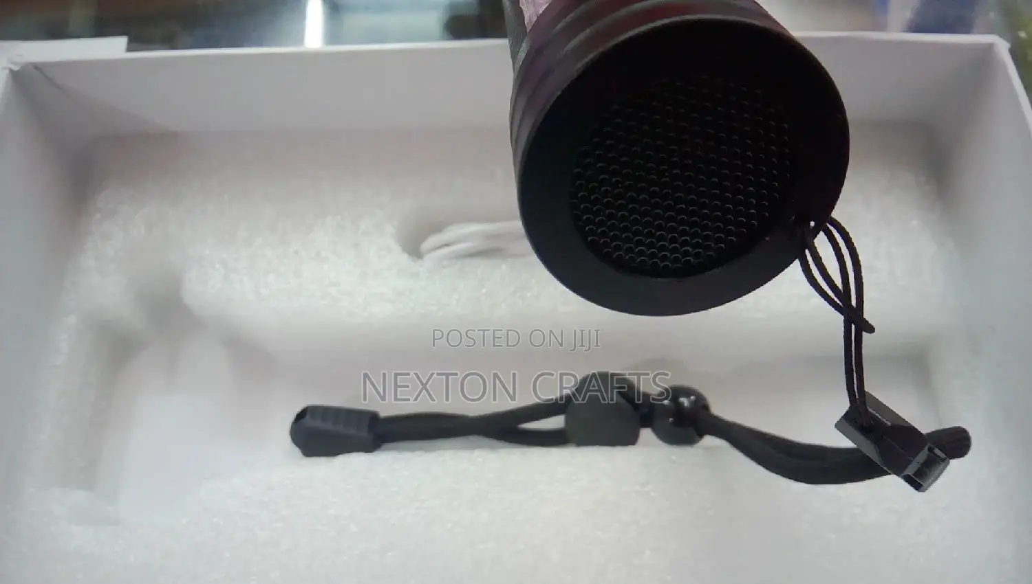 Rechargeable Solar LED Flashlight Torch and Alarm Function