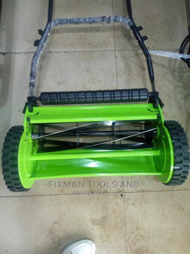 Manual Grass Cutter Machine - main view
