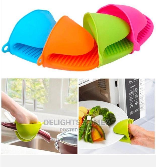 Silicon Oven Gloves - thumbnail 2