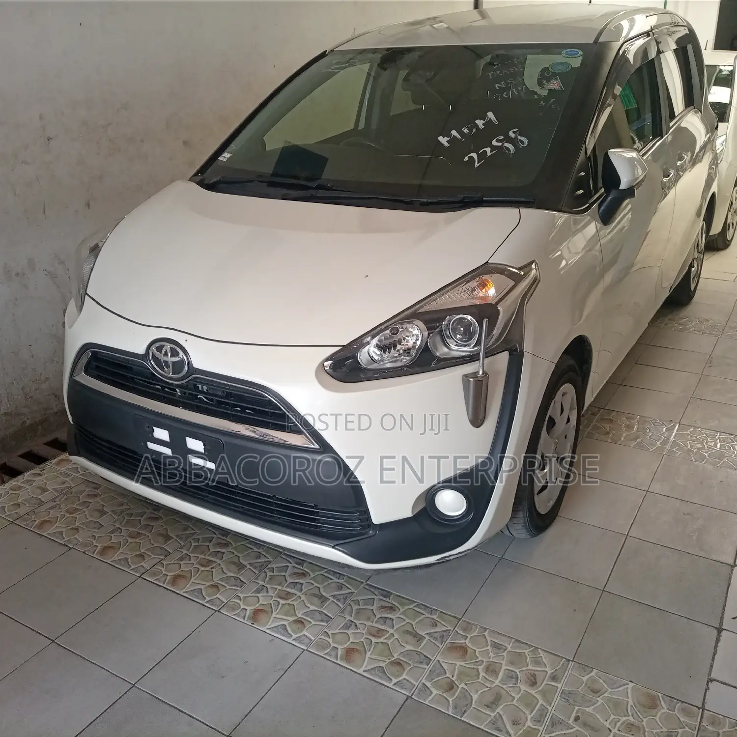 Toyota Sienta 2015 Pearl