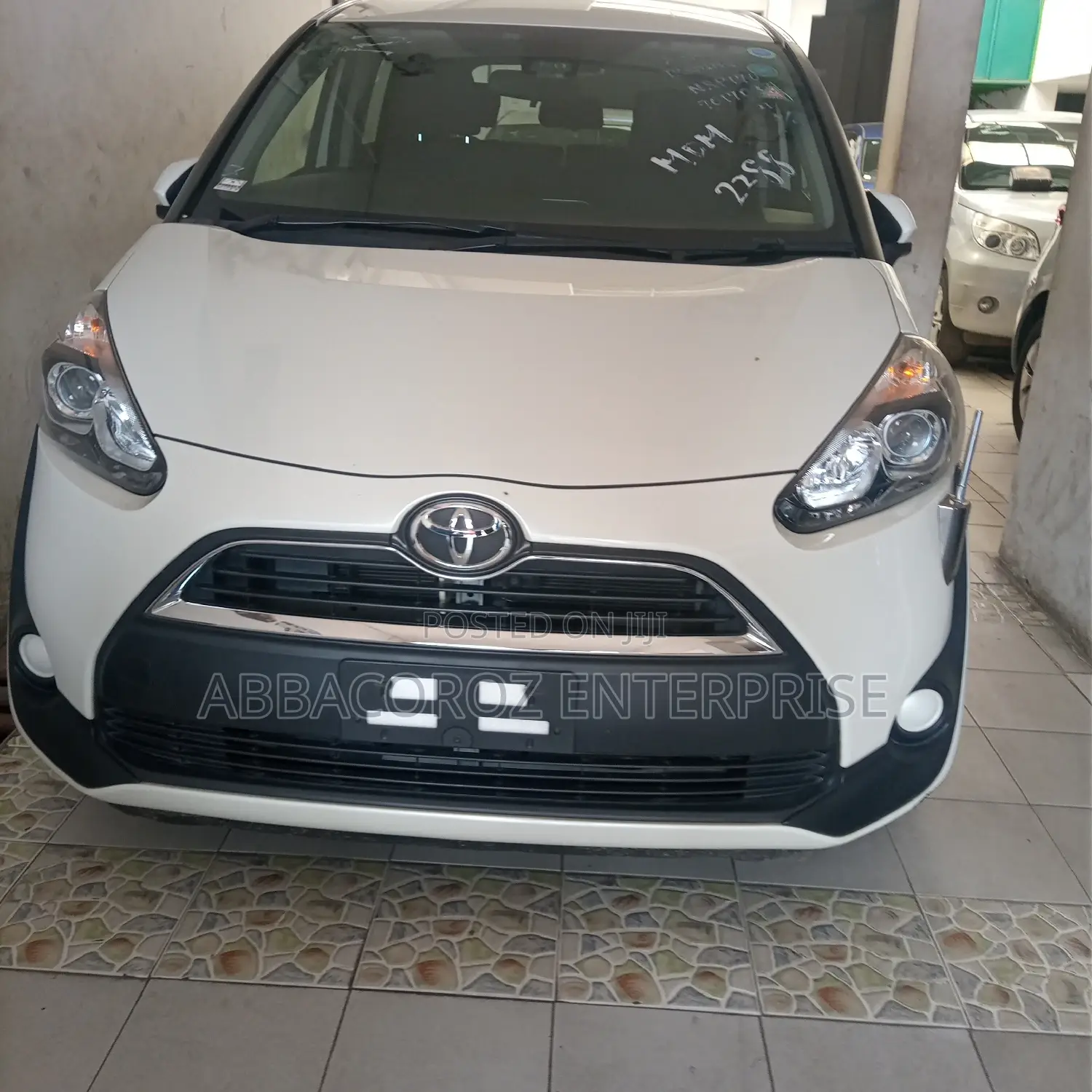 Toyota Sienta 2015 Pearl