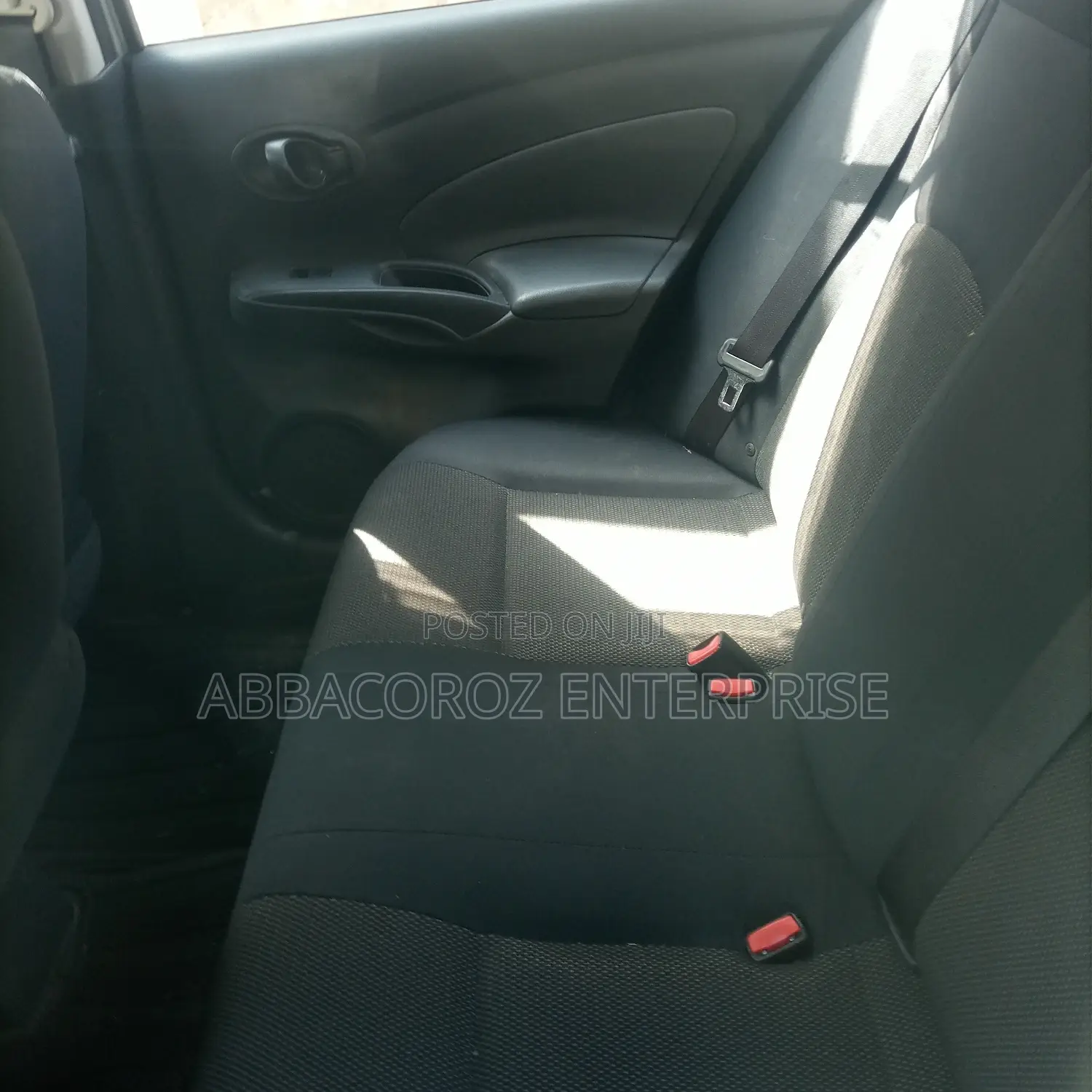Nissan Tiida 2015 Silver