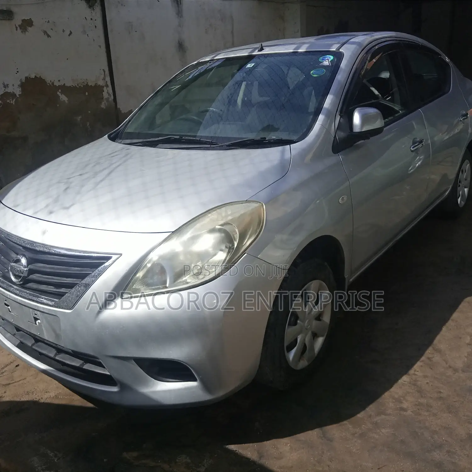 Nissan Tiida 2015 Silver