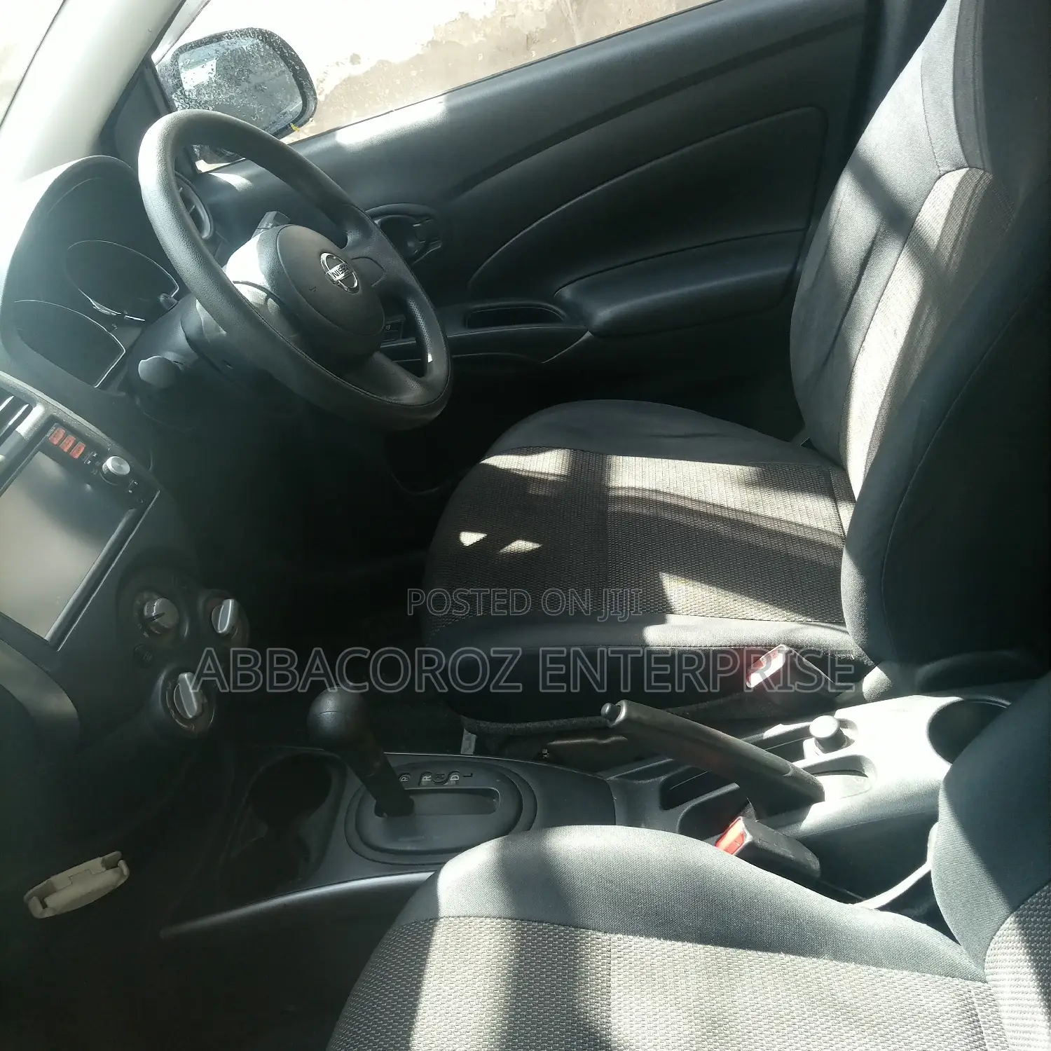 Nissan Tiida 2015 Silver