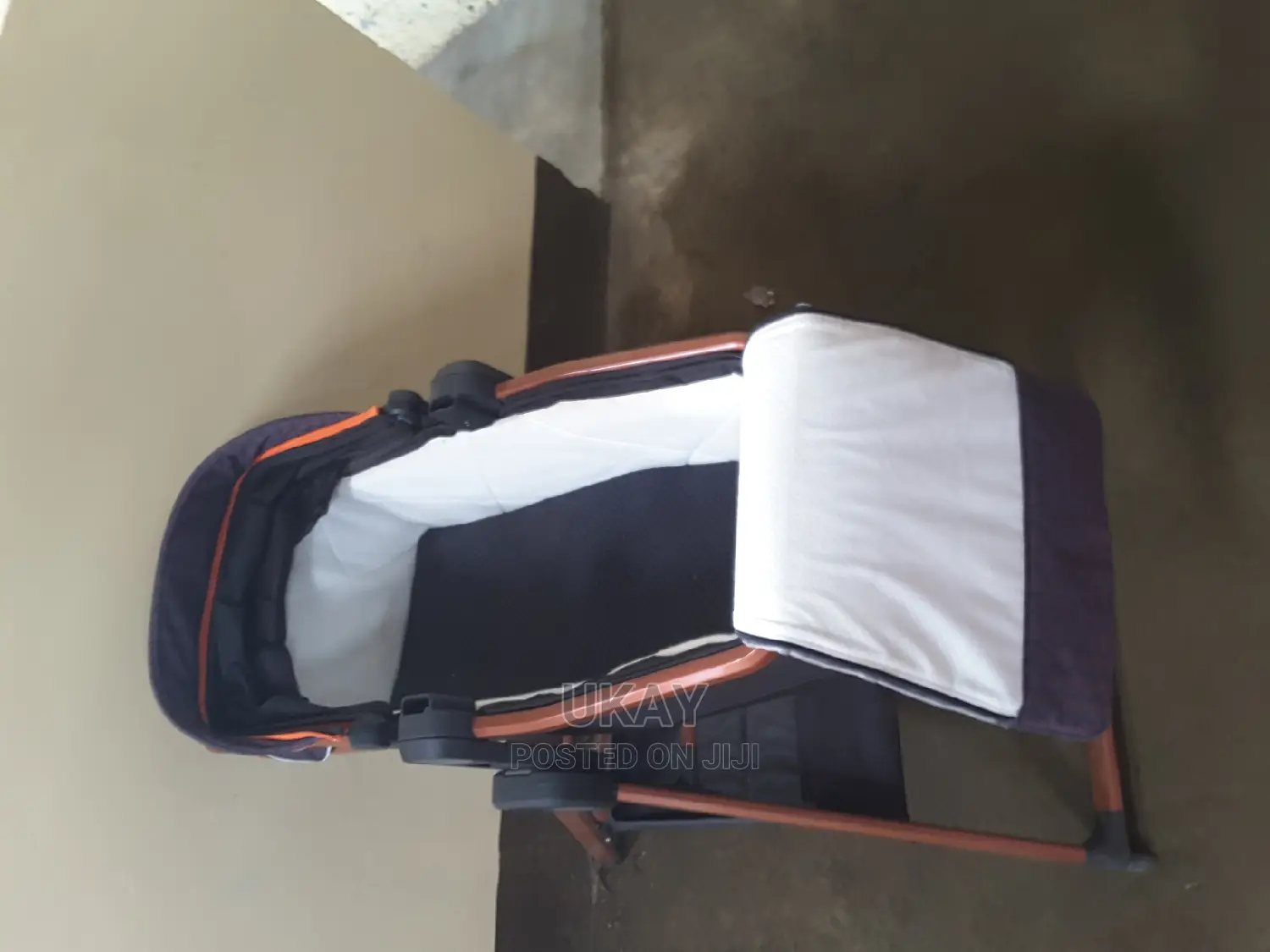 Ex-Uk Diono Quantum2 Carrycot and Travel Stand.
