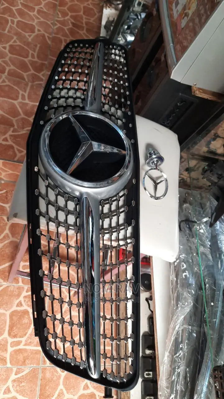 Mercedes Benz C200 W204 Grill