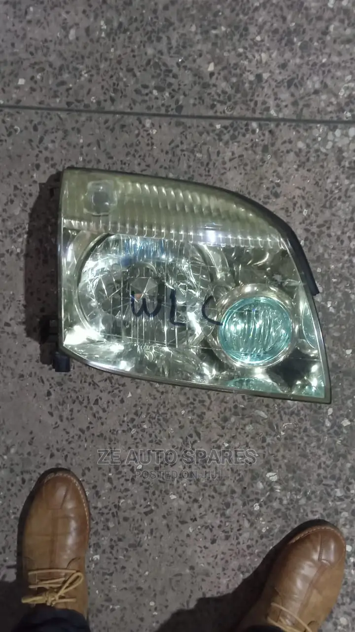 Nissan Extail Nt30 Headlight