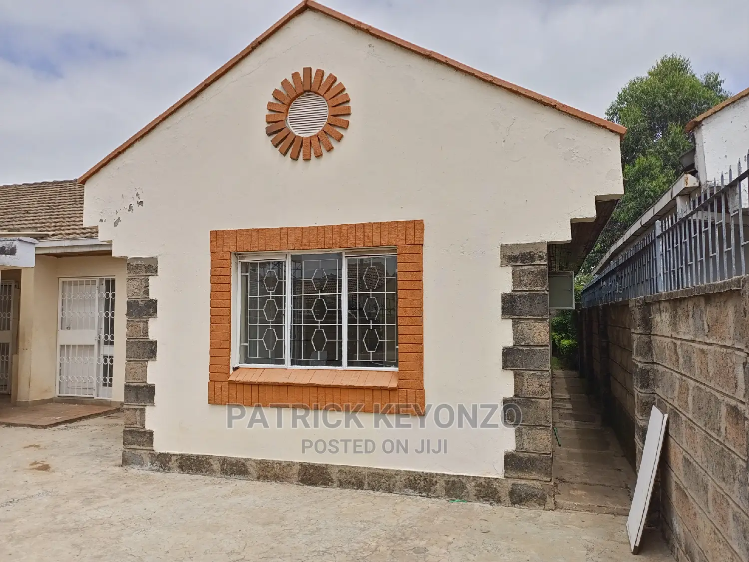 4bdrm Bungalow in Aiport Villas, Langata for Rent
