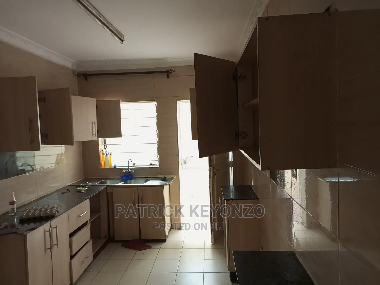 4bdrm Bungalow in Aiport Villas, Langata for Rent