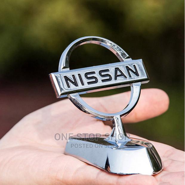 High Quality Vintage 3D Sticker Nissan Bonnet Logo - main view