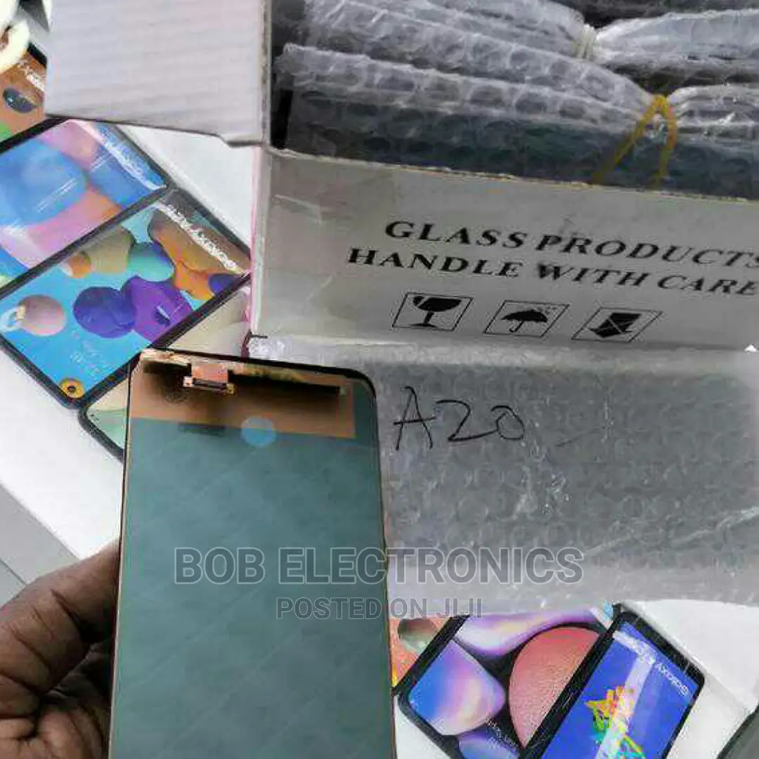Valuable Samsung A20 Screens Replacement