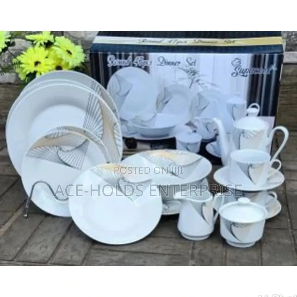 39 Pcs Squire Dinner Set.
