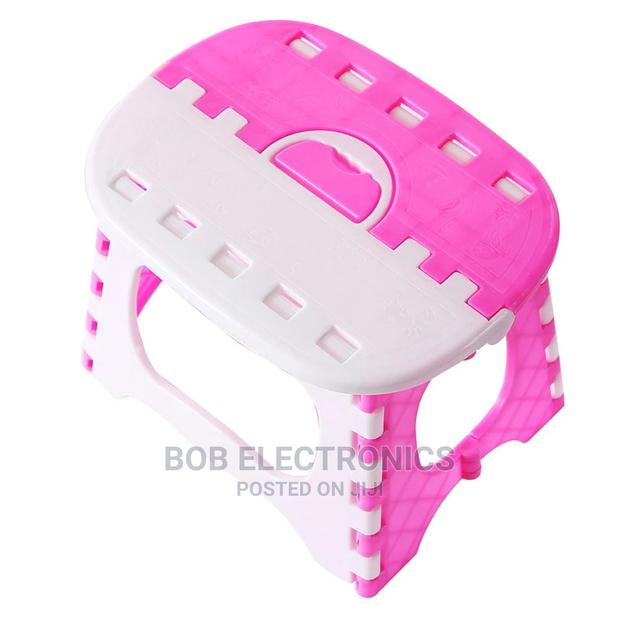 Plastic Foldable Stool/Stepstool - thumbnail 3