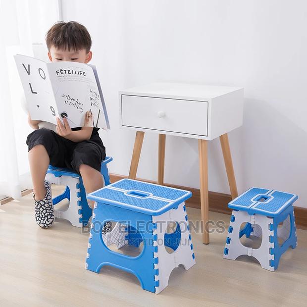 Plastic Foldable Stool/Stepstool - thumbnail 2