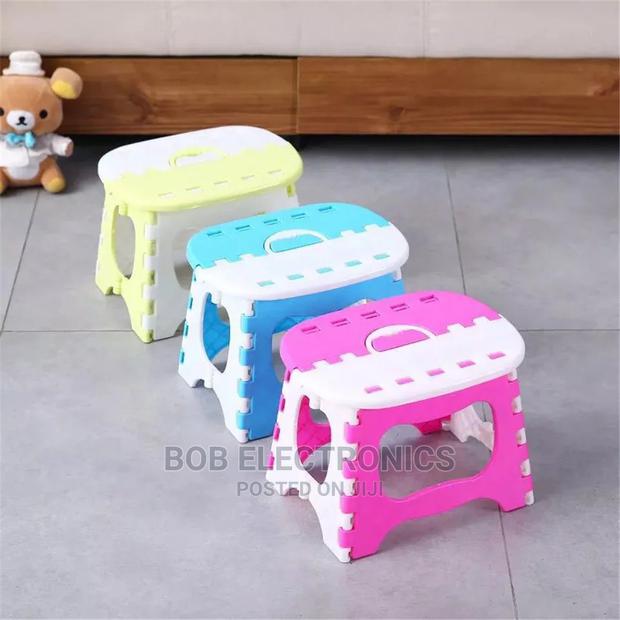 Plastic Foldable Stool/Stepstool - thumbnail 4