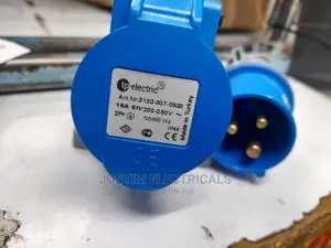 32A Industrial Socket