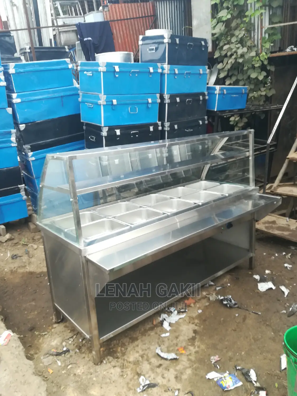 Electric Food Wormer Display