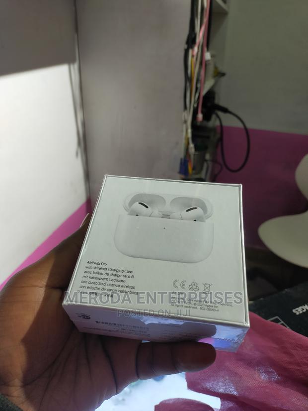 Original Apple Airpods - main view