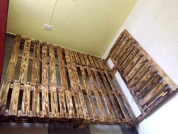 5 by 6 Pallet Bed - thumbnail 3