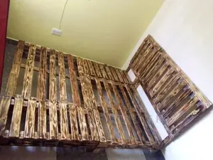 5 by 6 Pallet Bed