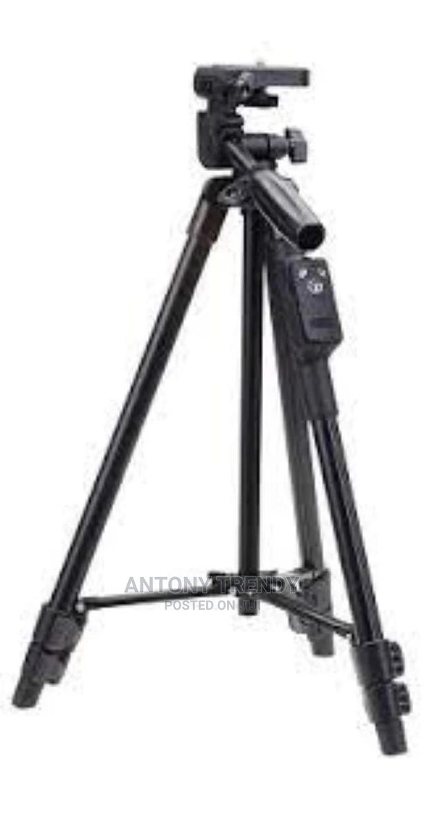 Easy to Carry Yunteng VCT-5208 Tripod With Bluetooth Shutter