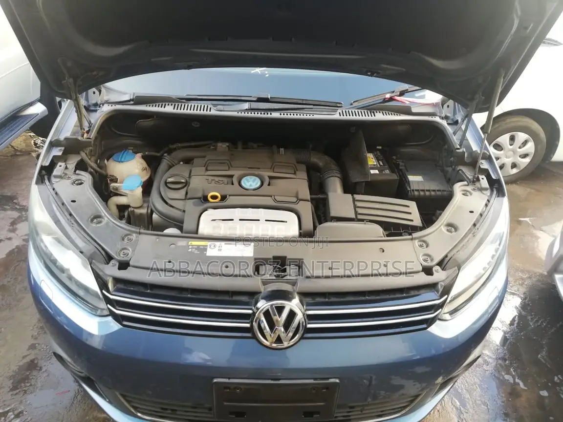 Volkswagen Touran 2015 Blue
