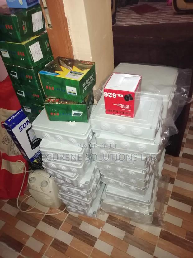 255 X 200 X 80 PVC Weatherproof Adaptor Box - thumbnail 2