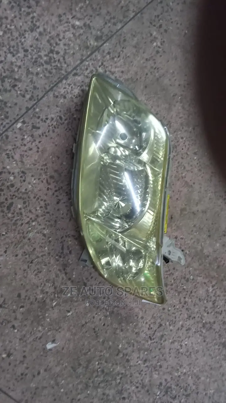 Fielder 05 Headlight