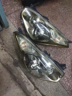 Wish 2005 Xenon Headlights